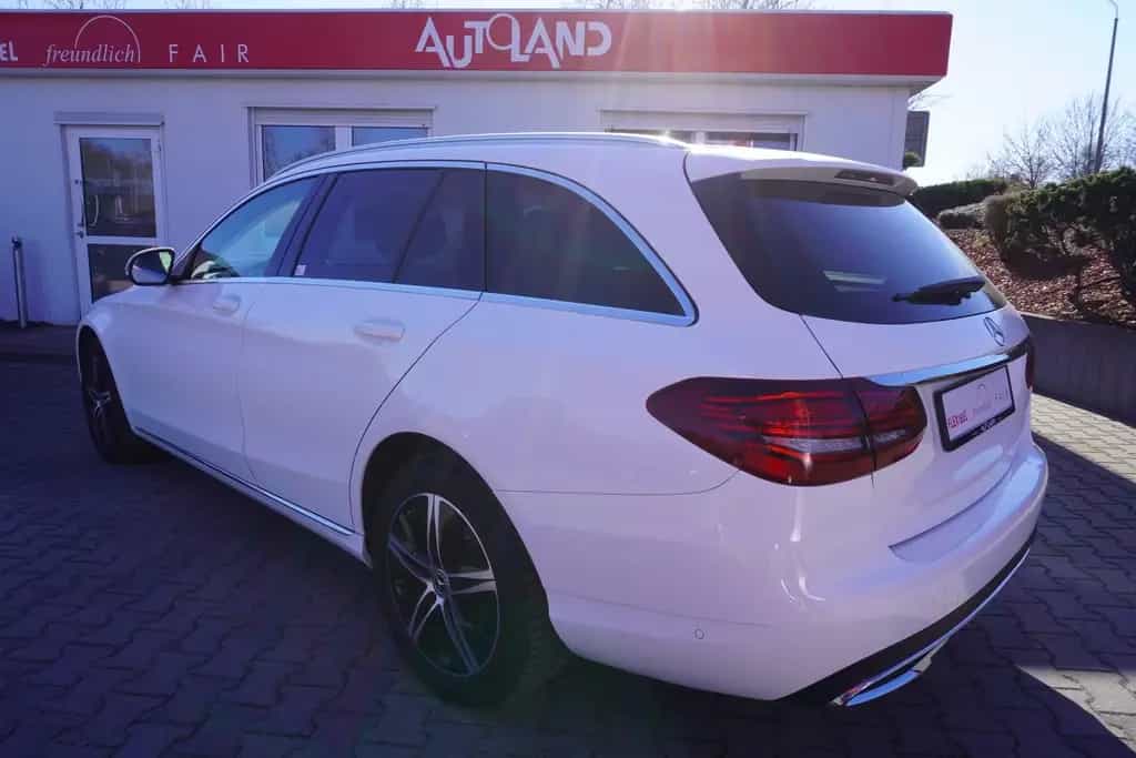 Mercedes-Benz C 220 C220 T-Modell d4Matic Avantgarde LED Kamera Navi 07/2020-photo-3