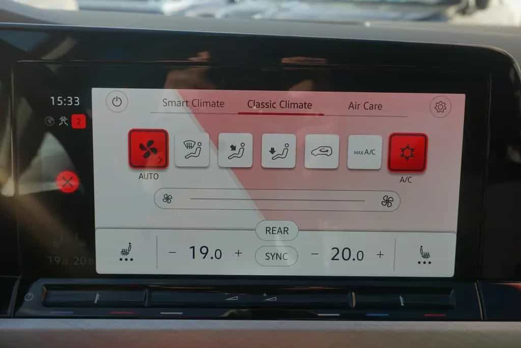 Volkswagen Golf VIII 1.0 Life LED Navi Standheizung ACC DAB 05/2021-photo-17