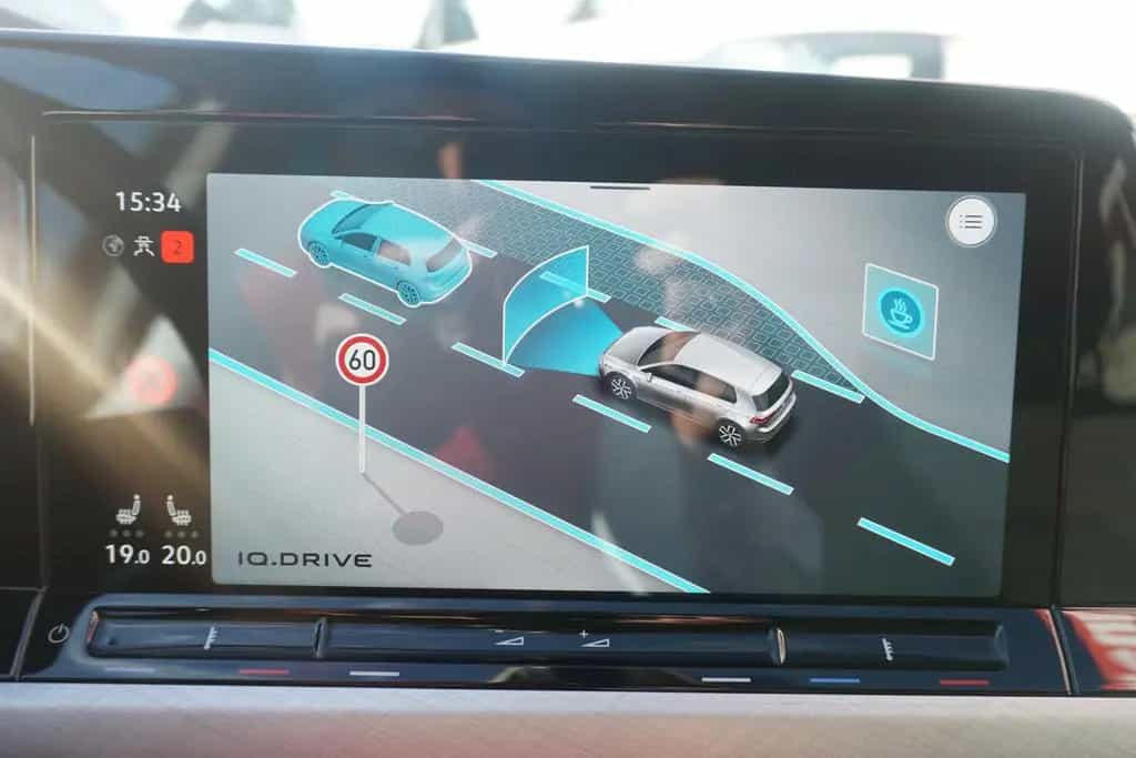 Volkswagen Golf VIII 1.0 Life LED Navi Standheizung ACC DAB 05/2021-photo-19