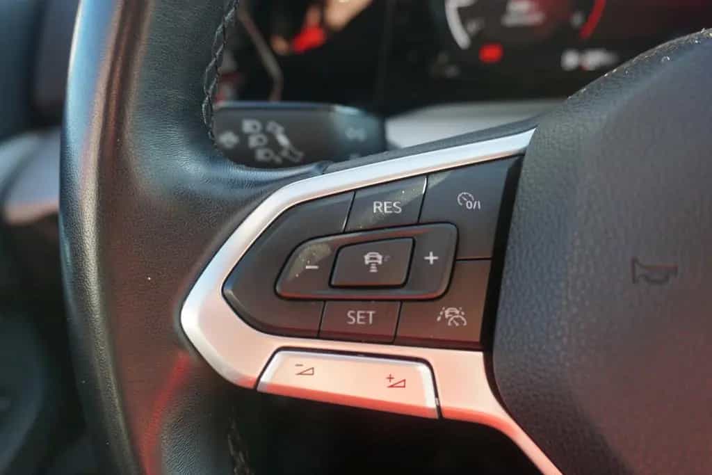 Volkswagen Golf VIII 1.0 Life LED Navi Standheizung ACC DAB 05/2021-photo-26