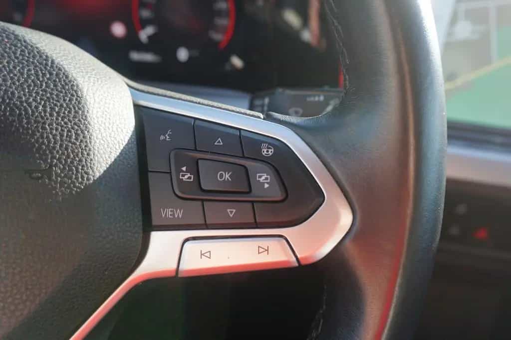 Volkswagen Golf VIII 1.0 Life LED Navi Standheizung ACC DAB 05/2021-photo-27