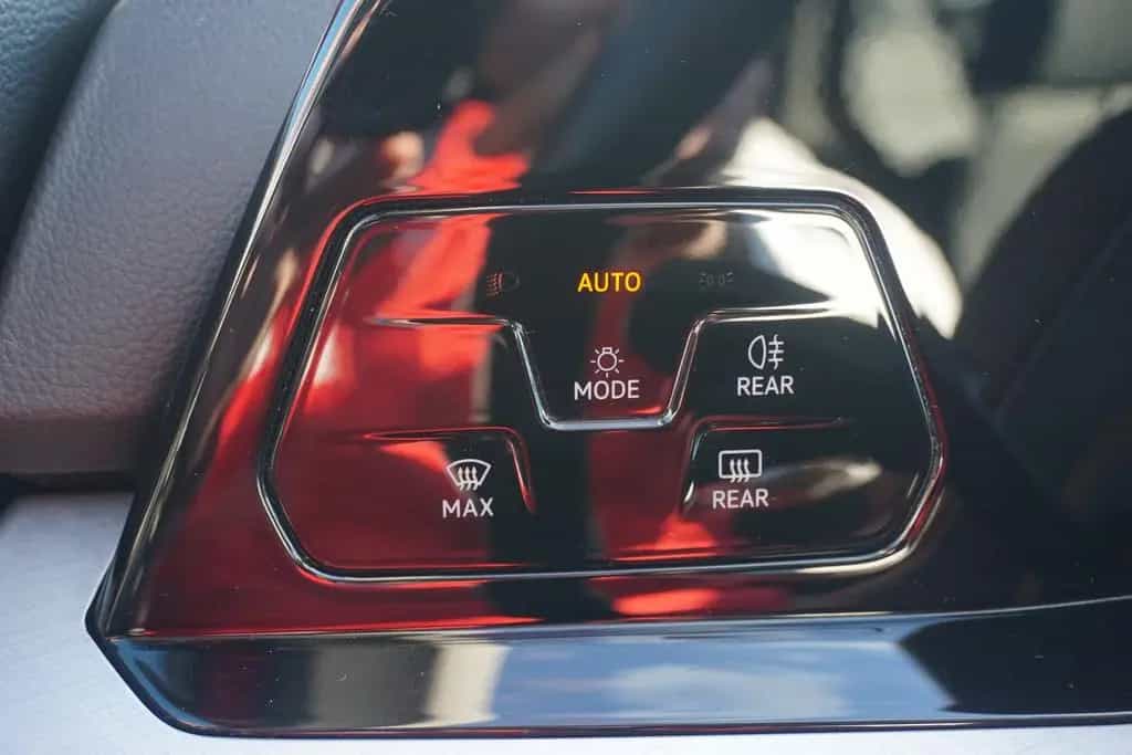 Volkswagen Golf VIII 1.0 Life LED Navi Standheizung ACC DAB 05/2021-photo-28