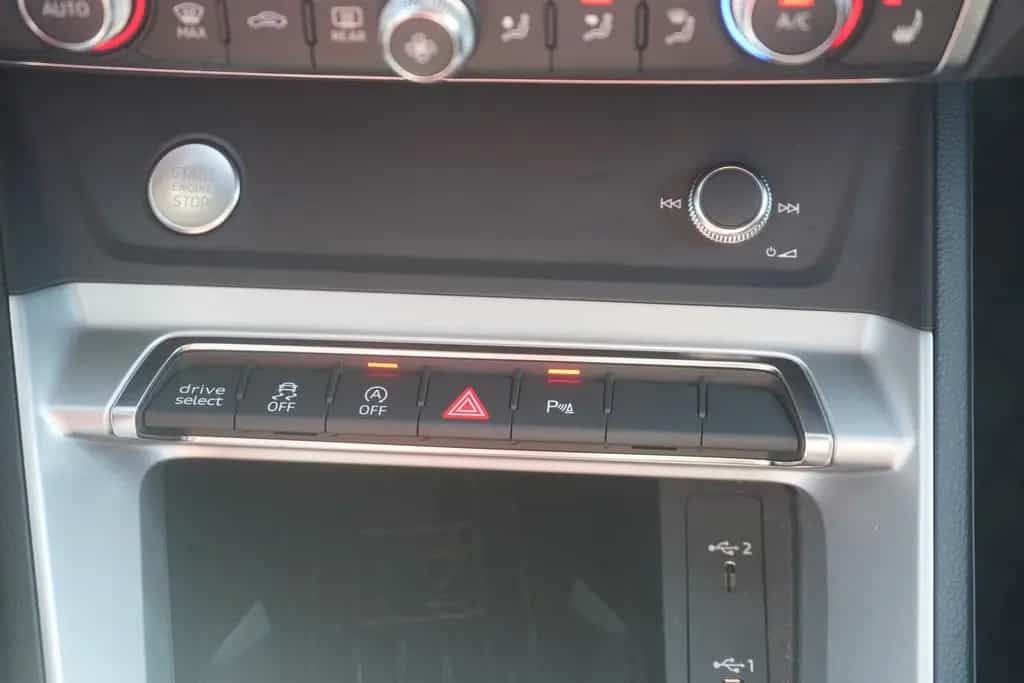 Audi Q3 40 TFSI quattro advanced LED Navi ACC DAB PDC 01/2019-photo-15
