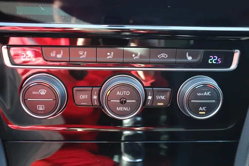 Volkswagen Golf VII 1.4 TSI Join LED Virtual Cockpit Navi 04/2018-photo-22