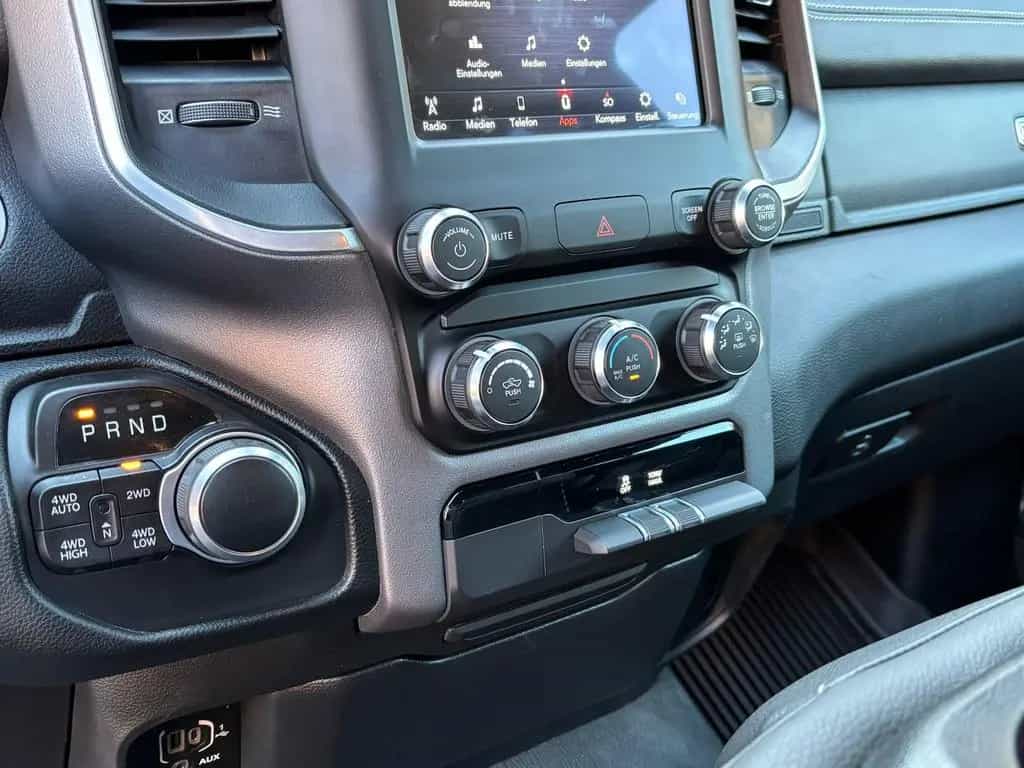 Dodge RAM 1500 5,7L BigHorn Crew Cab LED AHK 4x4 03/2021-photo-21