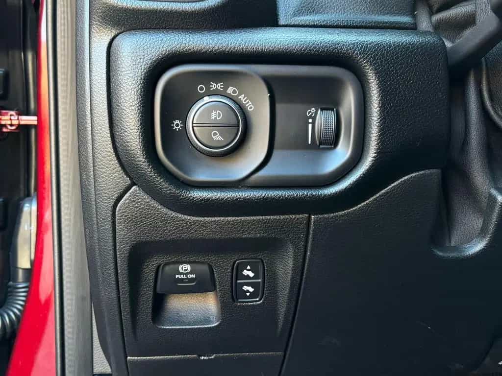 Dodge RAM 1500 5,7L BigHorn Crew Cab LED AHK 4x4 03/2021-photo-22