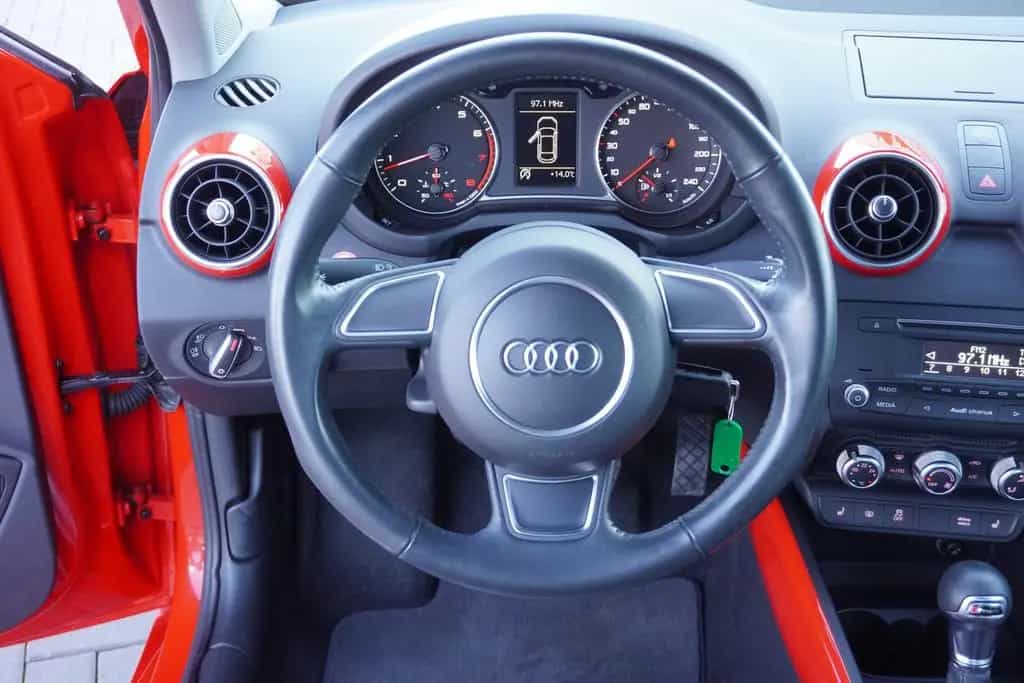 Audi A1 1.4 TFSI sport S-Tronic Klimaaut. Sitzheizung 04/2017-photo-13