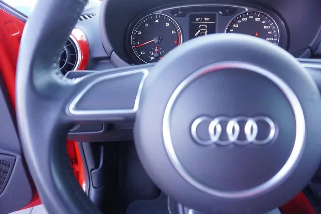 Audi A1 1.4 TFSI sport S-Tronic Klimaaut. Sitzheizung 04/2017-photo-18