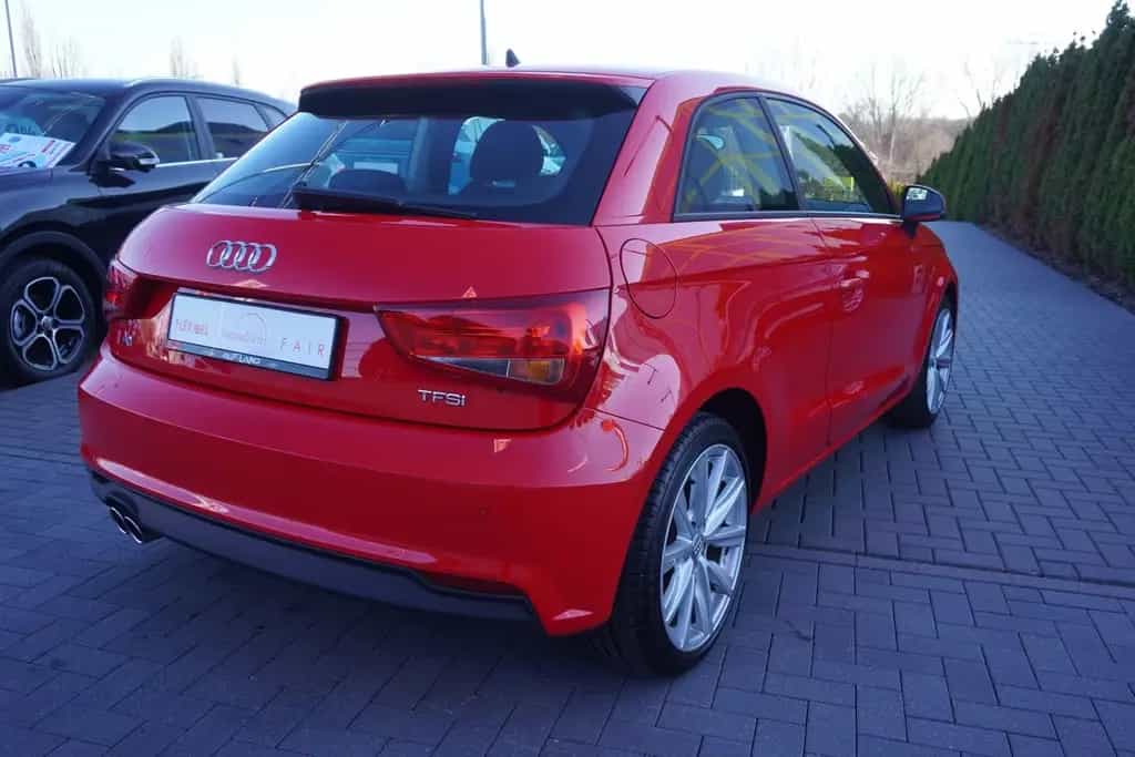 Audi A1 1.4 TFSI sport S-Tronic Klimaaut. Sitzheizung 04/2017-photo-3
