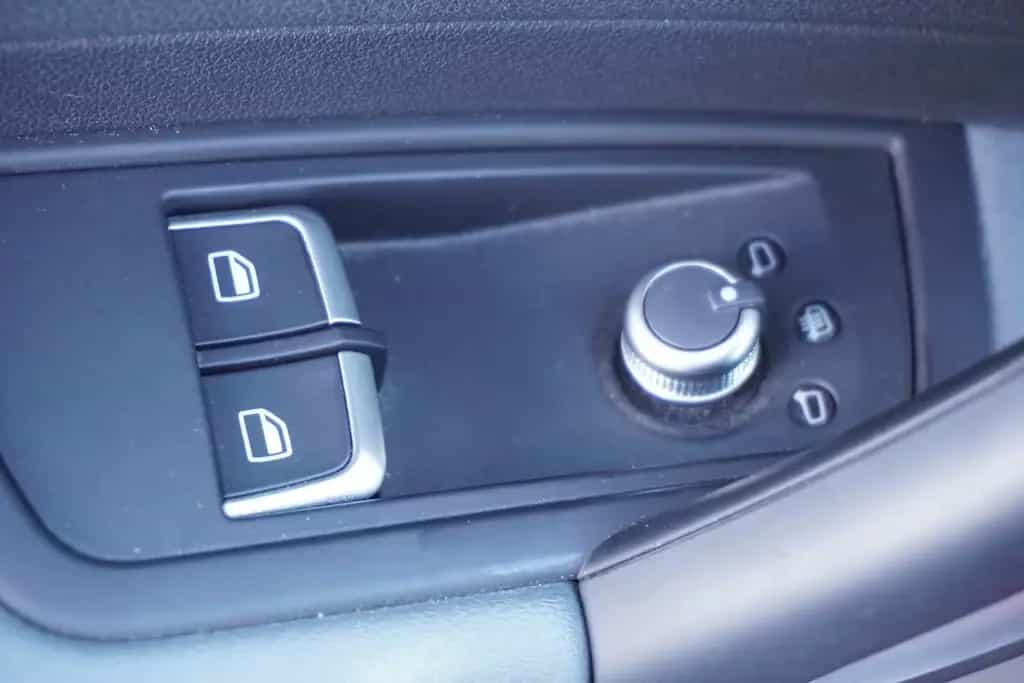 Audi A1 1.4 TFSI sport S-Tronic Klimaaut. Sitzheizung 04/2017-photo-7