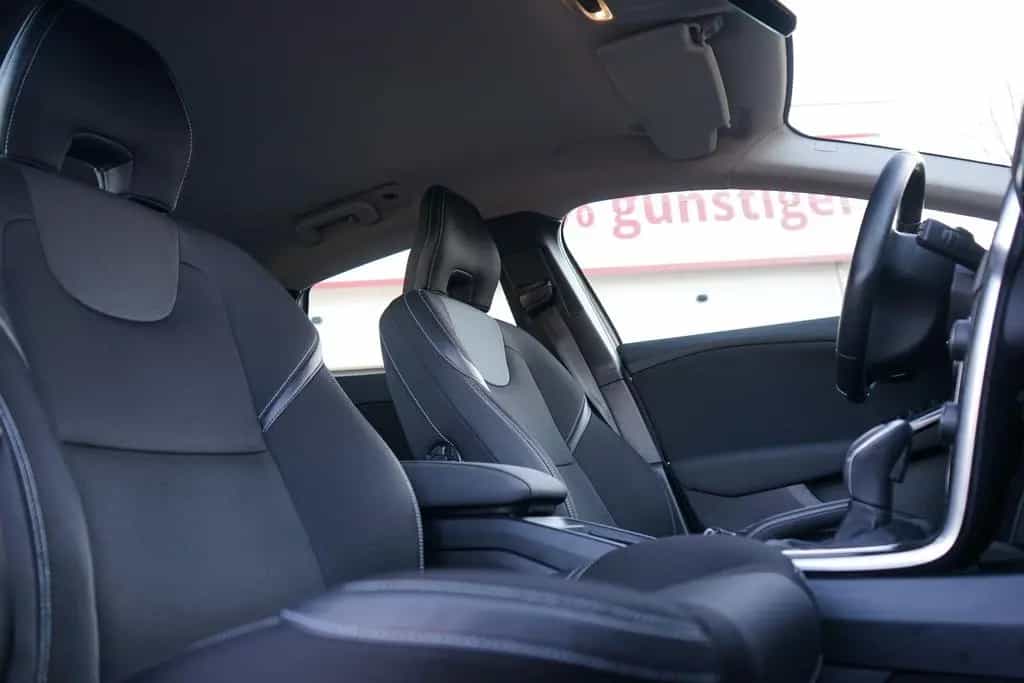 Volvo V40 1.5 Momentum LED Navi Sitzheizung Kamera 12/2017-photo-11