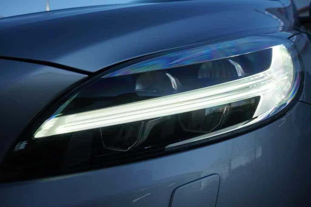 Volvo V40 1.5 Momentum LED Navi Sitzheizung Kamera 12/2017-photo-12