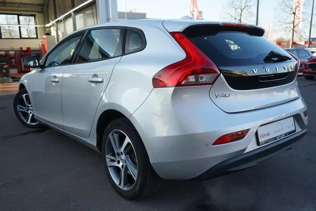 Volvo V40 1.5 Momentum LED Navi Sitzheizung Kamera 12/2017-photo-17
