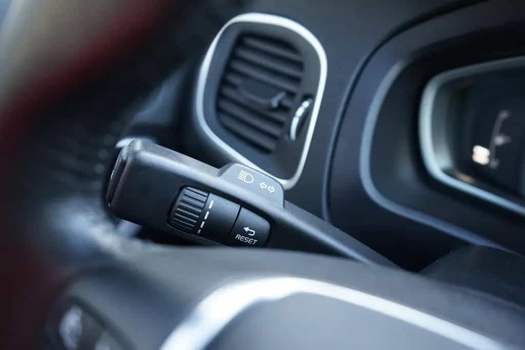 Volvo V40 1.5 Momentum LED Navi Sitzheizung Kamera 12/2017-photo-21