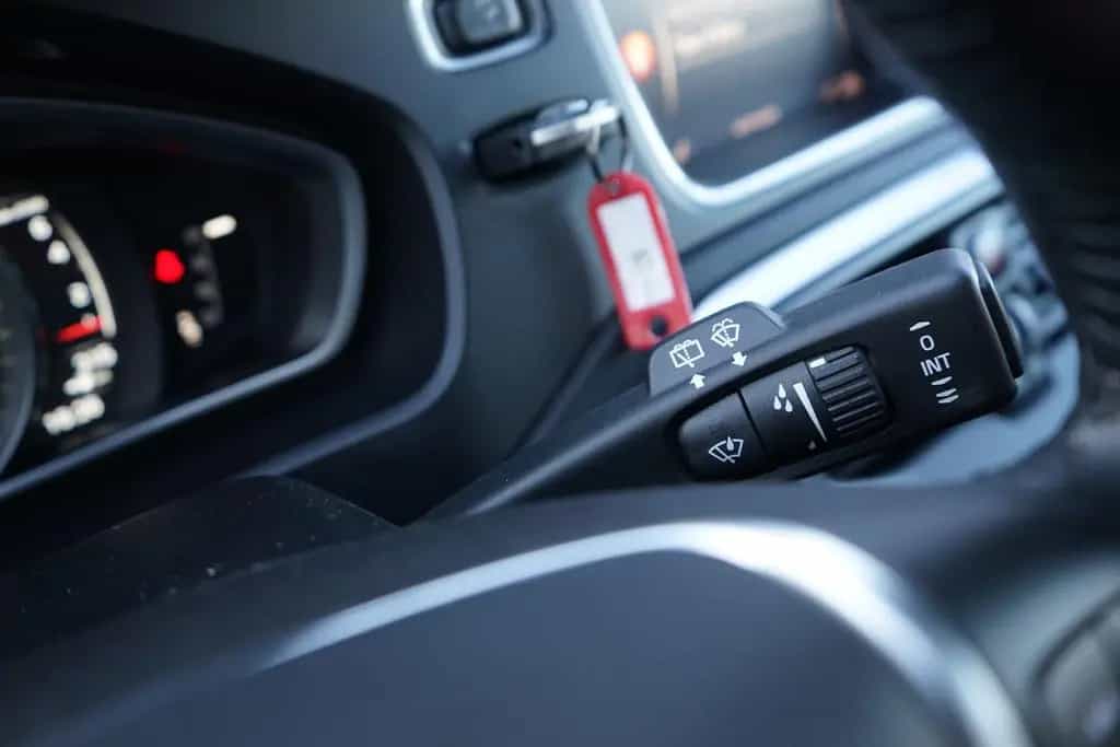 Volvo V40 1.5 Momentum LED Navi Sitzheizung Kamera 12/2017-photo-25