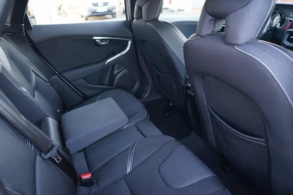 Volvo V40 1.5 Momentum LED Navi Sitzheizung Kamera 12/2017-photo-5