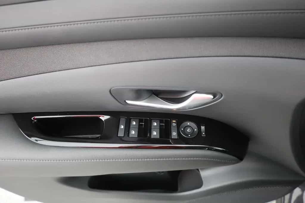 Hyundai TUCSON 1.6 T-GDI LED Navi Kamera 12/2025-photo-21