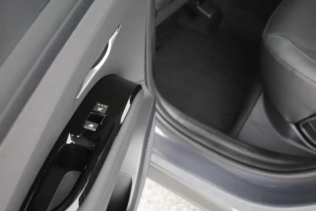 Hyundai TUCSON 1.6 T-GDI LED Navi Kamera 12/2025-photo-27