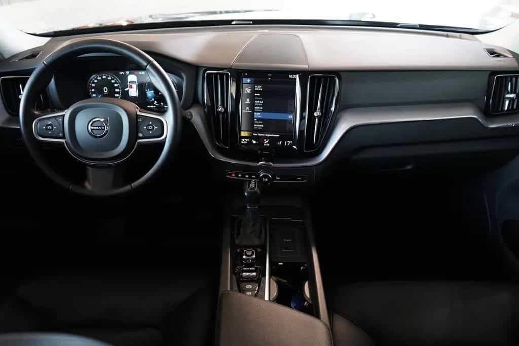 Volvo XC60 2.0 Momentum Pro 2WD LED Navi Kamera Androi 01/2020-photo-11