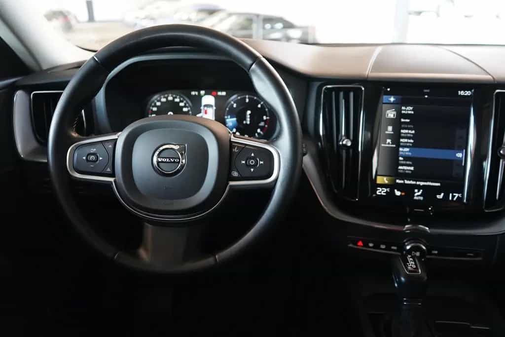 Volvo XC60 2.0 Momentum Pro 2WD LED Navi Kamera Androi 01/2020-photo-12
