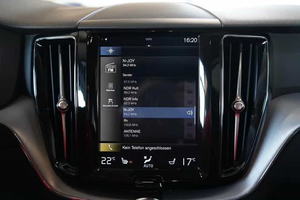 Volvo XC60 2.0 Momentum Pro 2WD LED Navi Kamera Androi 01/2020-photo-13