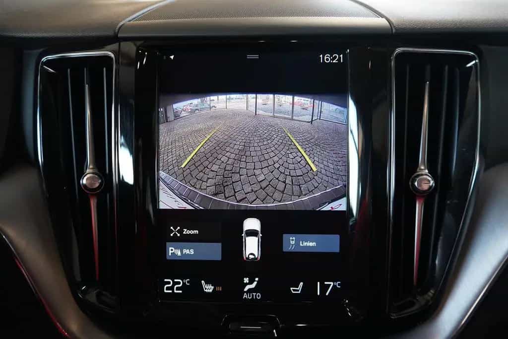 Volvo XC60 2.0 Momentum Pro 2WD LED Navi Kamera Androi 01/2020-photo-17
