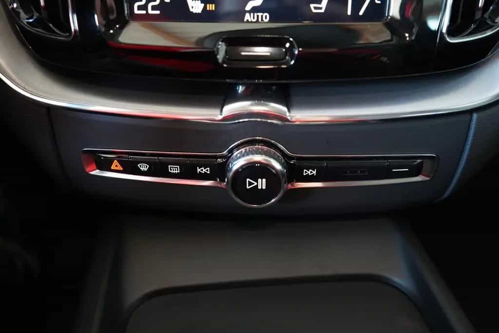 Volvo XC60 2.0 Momentum Pro 2WD LED Navi Kamera Androi 01/2020-photo-18