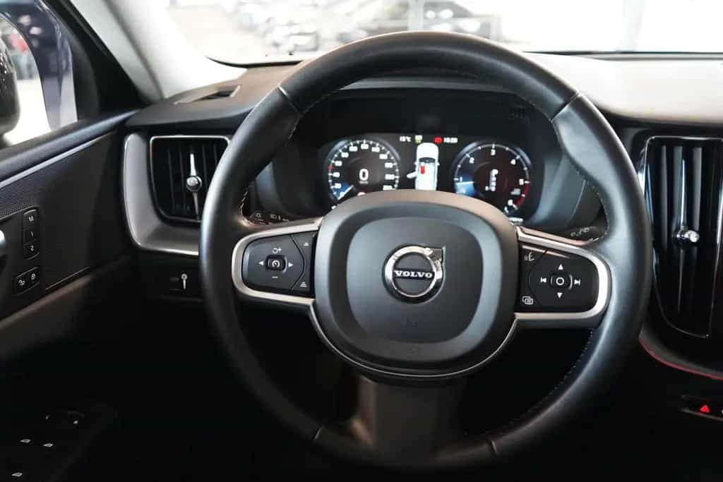 Volvo XC60 2.0 Momentum Pro 2WD LED Navi Kamera Androi 01/2020-photo-21