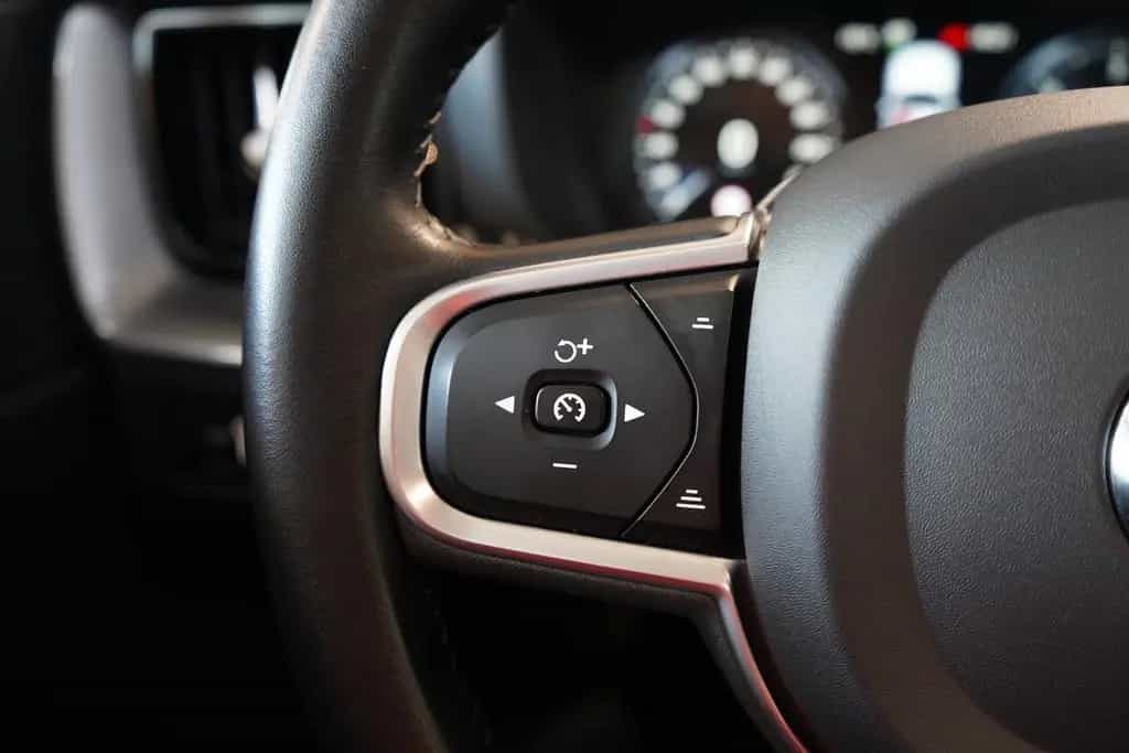 Volvo XC60 2.0 Momentum Pro 2WD LED Navi Kamera Androi 01/2020-photo-24