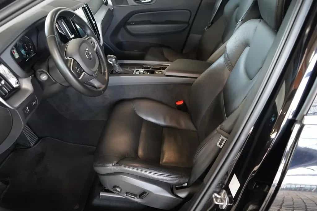 Volvo XC60 2.0 Momentum Pro 2WD LED Navi Kamera Androi 01/2020-photo-29