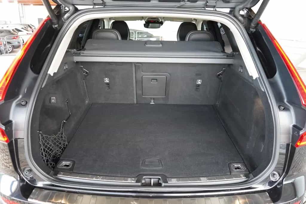 Volvo XC60 2.0 Momentum Pro 2WD LED Navi Kamera Androi 01/2020-photo-32