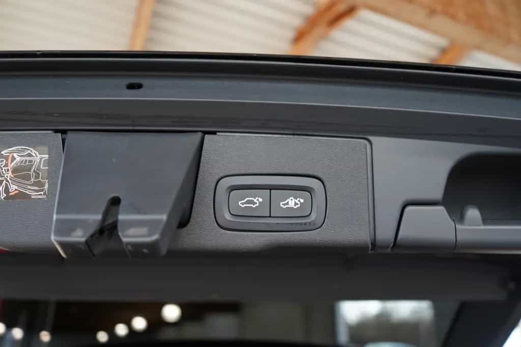 Volvo XC60 2.0 Momentum Pro 2WD LED Navi Kamera Androi 01/2020-photo-33