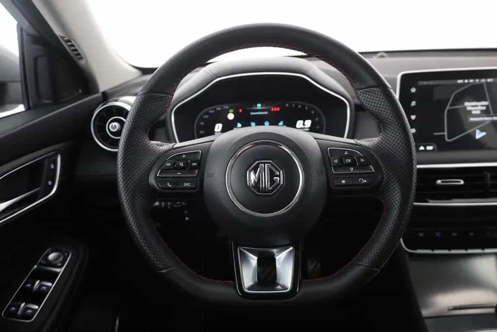 MG HS 1.5 T-GDI Luxury Aut. LED ACC Navi 360° Pano 03/2024-photo-14