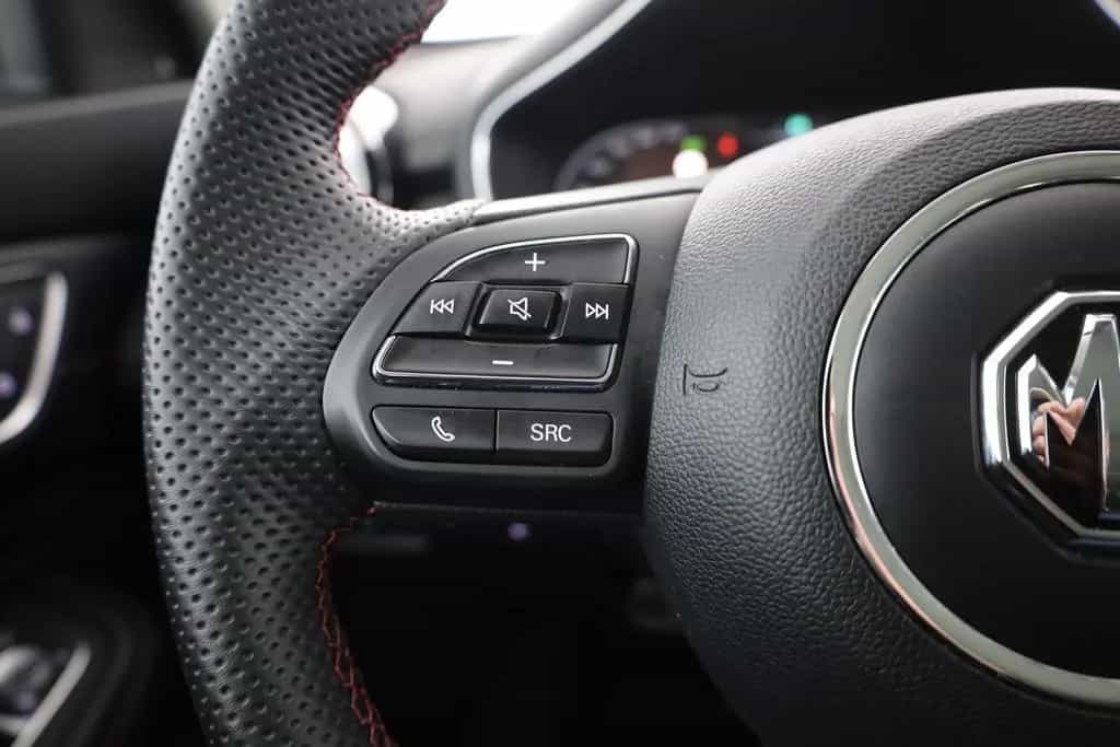 MG HS 1.5 T-GDI Luxury Aut. LED ACC Navi 360° Pano 03/2024-photo-15