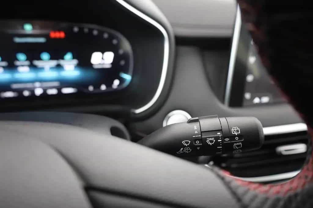 MG HS 1.5 T-GDI Luxury Aut. LED ACC Navi 360° Pano 03/2024-photo-19