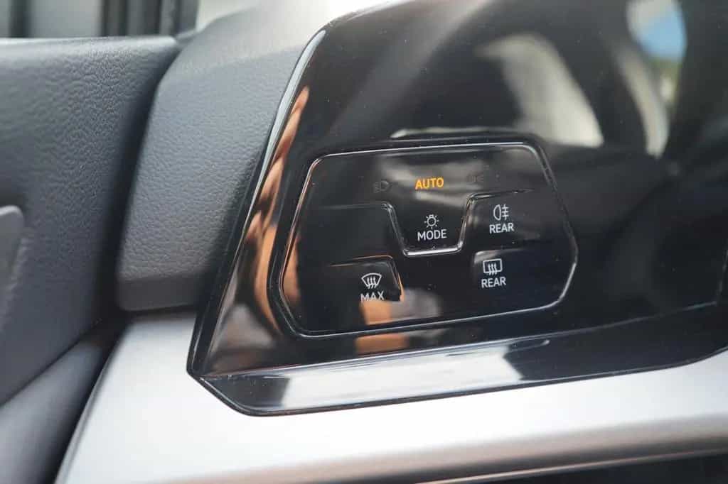 Volkswagen Golf VIII Life*LED*PDC*NAVI*SHZ*DIGITAL COCKPIT* 03/2020-photo-23