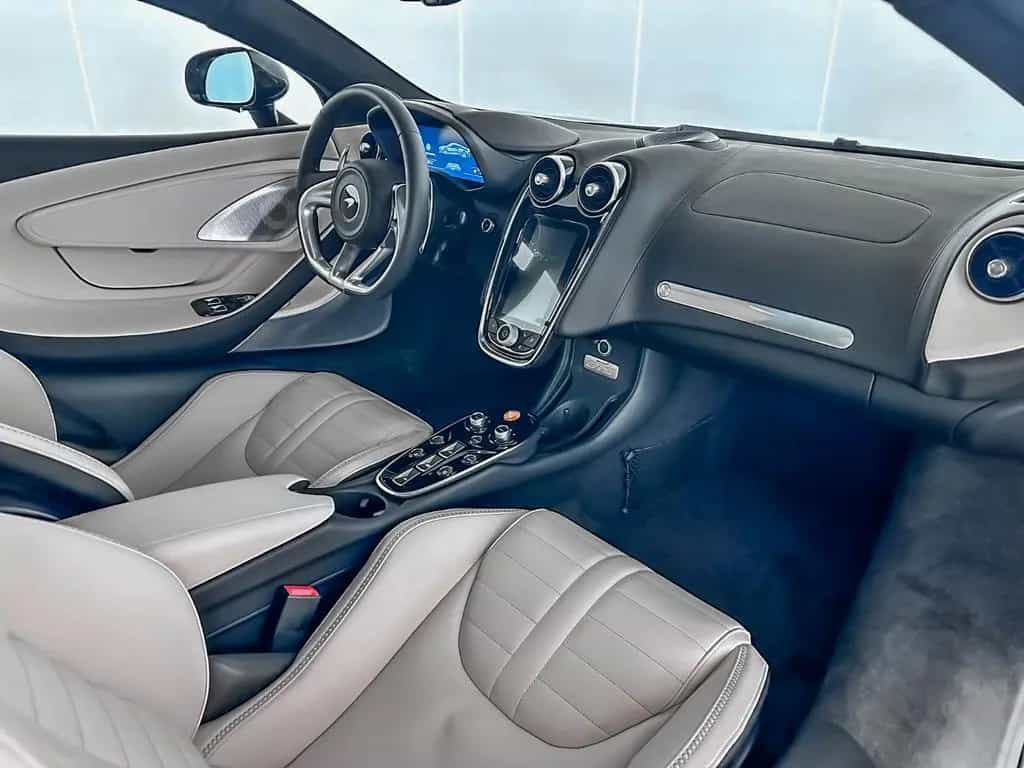 McLaren GTS MY26- McLaren Milano 02/2026-photo-10
