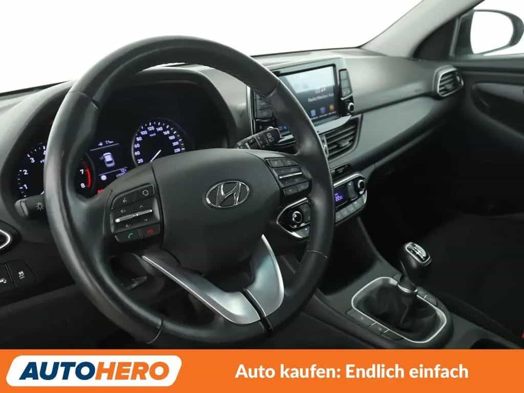 Hyundai i30 1.4 TGDI Intro*NAVI*CAM*AHK*PDC*SHZ*TEMPO* 01/2017-photo-10