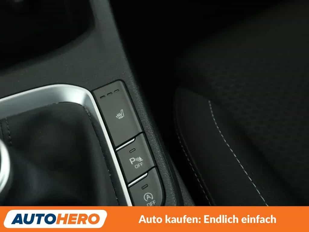 Hyundai i30 1.4 TGDI Intro*NAVI*CAM*AHK*PDC*SHZ*TEMPO* 01/2017-photo-26