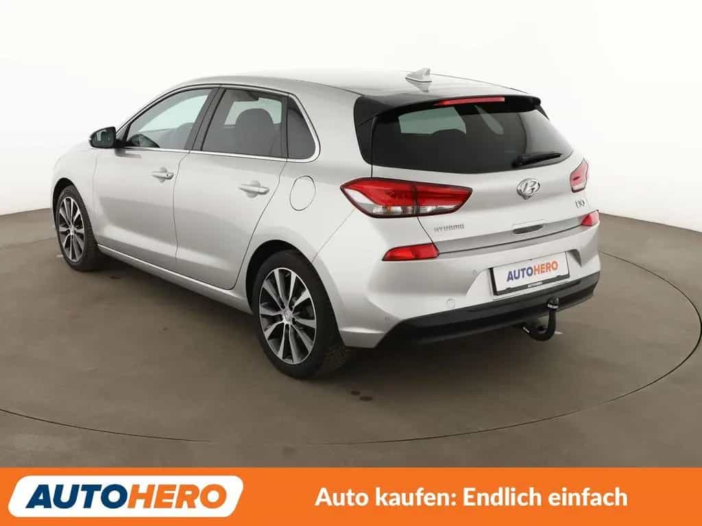 Hyundai i30 1.4 TGDI Intro*NAVI*CAM*AHK*PDC*SHZ*TEMPO* 01/2017-photo-3