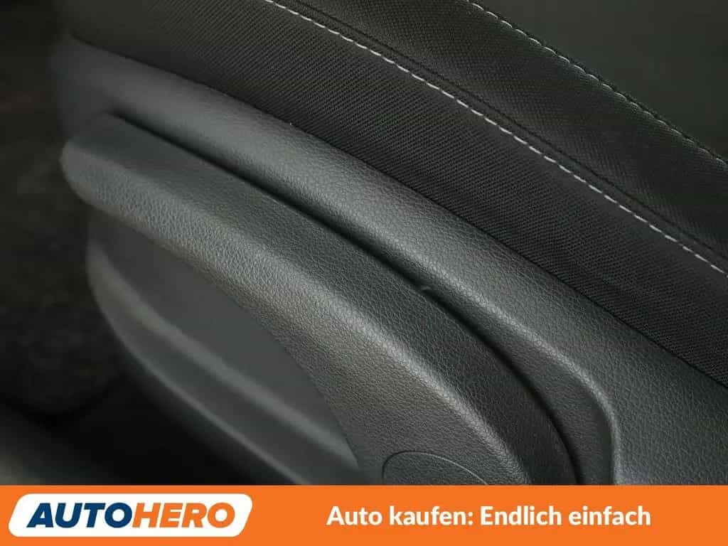 Hyundai i30 1.4 TGDI Intro*NAVI*CAM*AHK*PDC*SHZ*TEMPO* 01/2017-photo-32