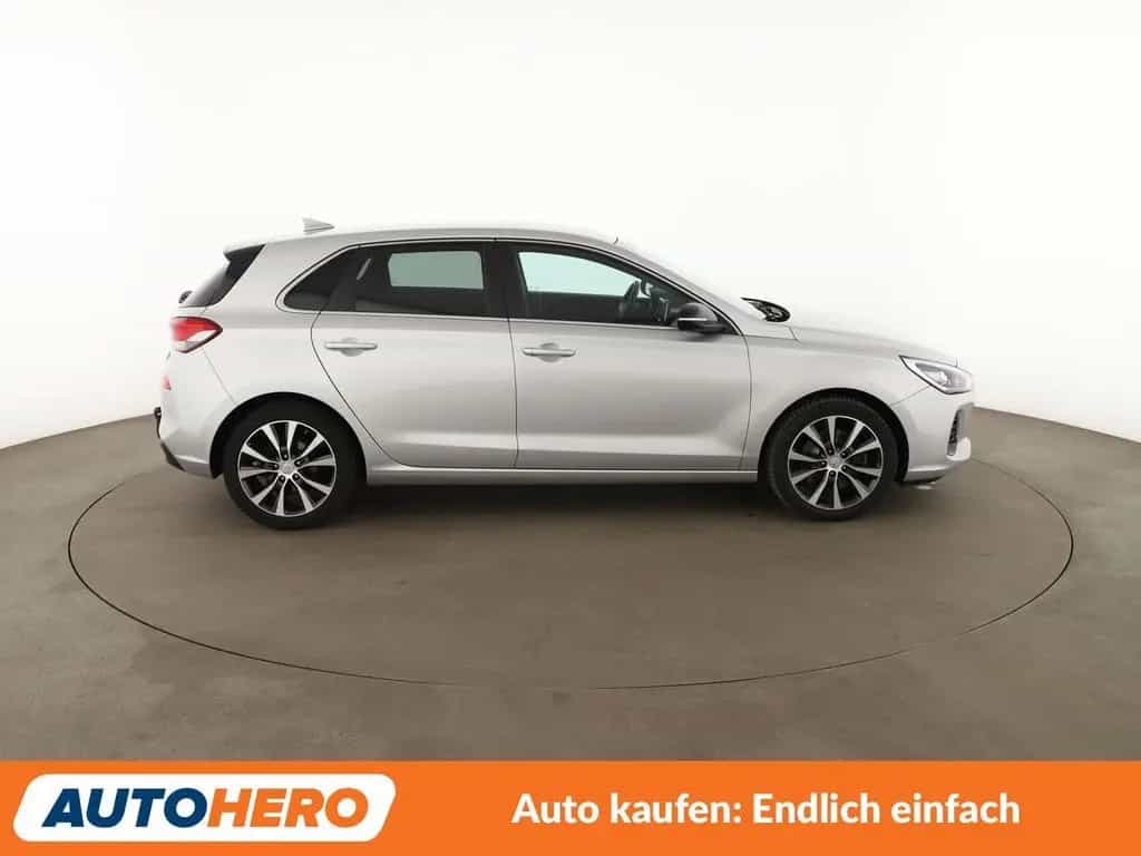 Hyundai i30 1.4 TGDI Intro*NAVI*CAM*AHK*PDC*SHZ*TEMPO* 01/2017-photo-6