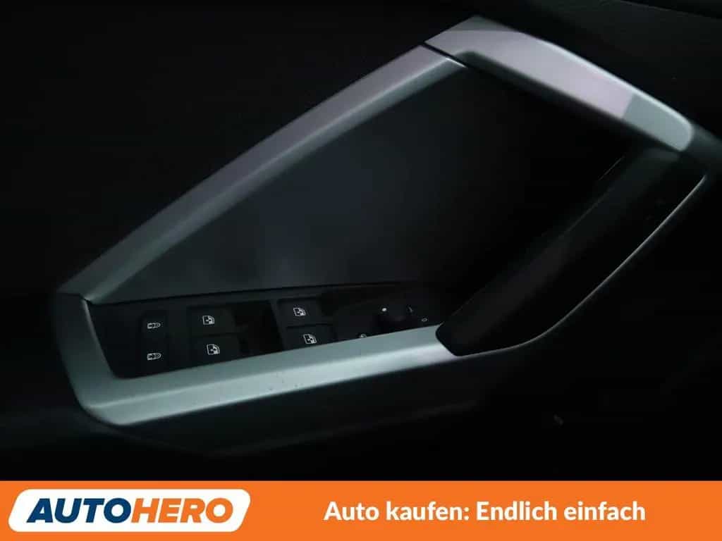 Audi Q3 35 TFSI ACT S line Aut.*NAVI*ACC*PDC*SHZ* 01/2020-photo-24