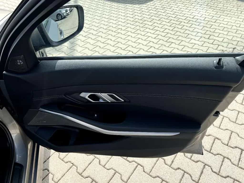BMW 320 d Touring *LED Navi Leder ACC Standh. AHK SHZ 07/2020-photo-20