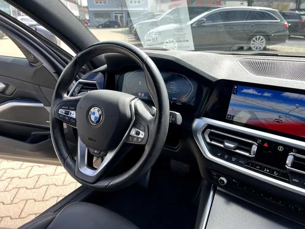 BMW 320 d Touring *LED Navi Leder ACC Standh. AHK SHZ 07/2020-photo-26