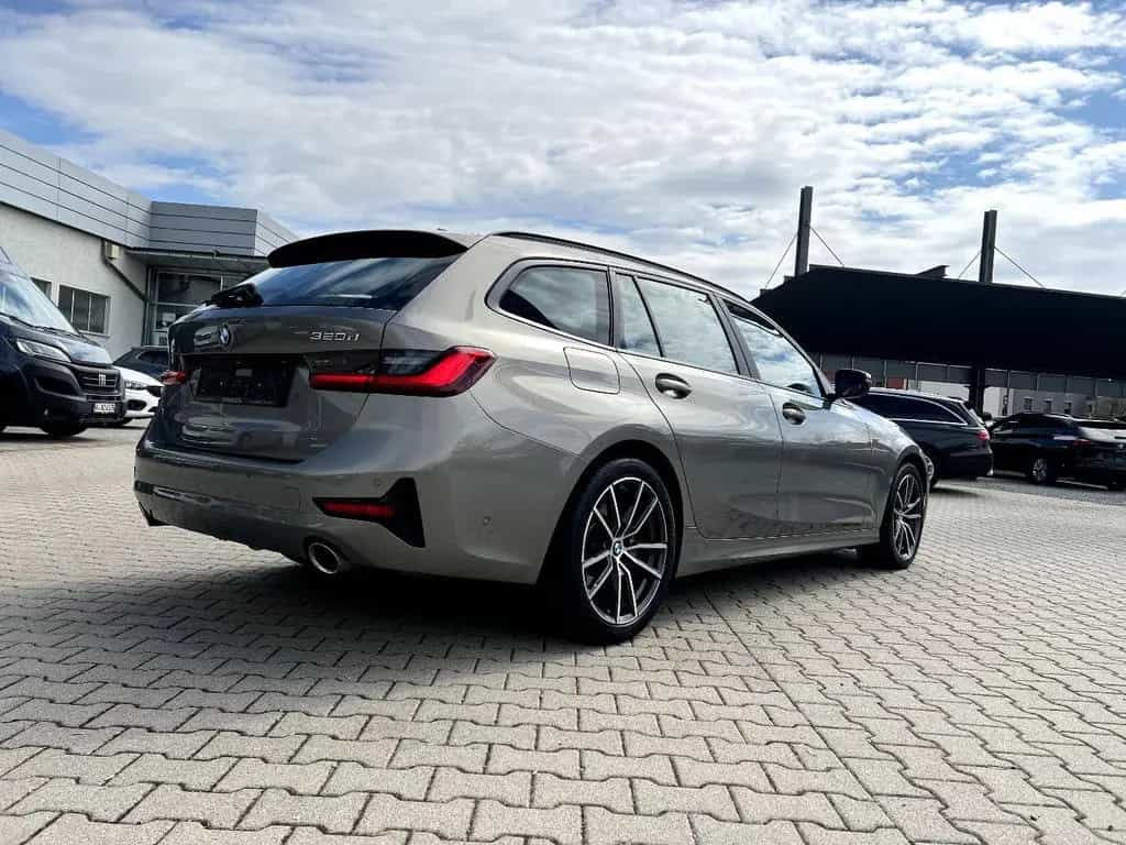 BMW 320 d Touring *LED Navi Leder ACC Standh. AHK SHZ 07/2020-photo-3