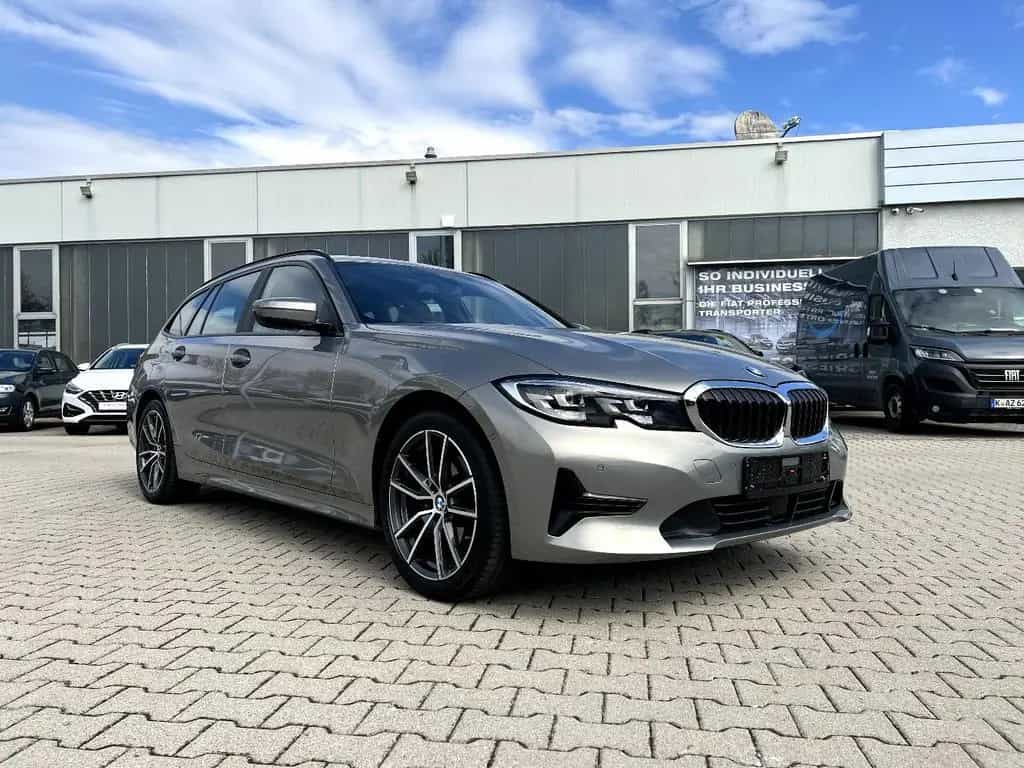 BMW 320 d Touring *LED Navi Leder ACC Standh. AHK SHZ 07/2020-photo-4