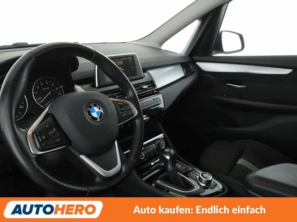 BMW 2 Series 220i Gran Tourer Advantage Aut.*NAV*LED*TEMP*CAM 07/2017-photo-10