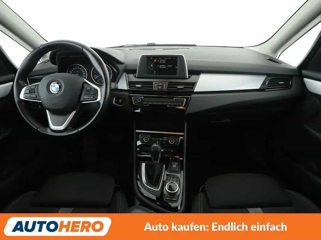 BMW 2 Series 220i Gran Tourer Advantage Aut.*NAV*LED*TEMP*CAM 07/2017-photo-11