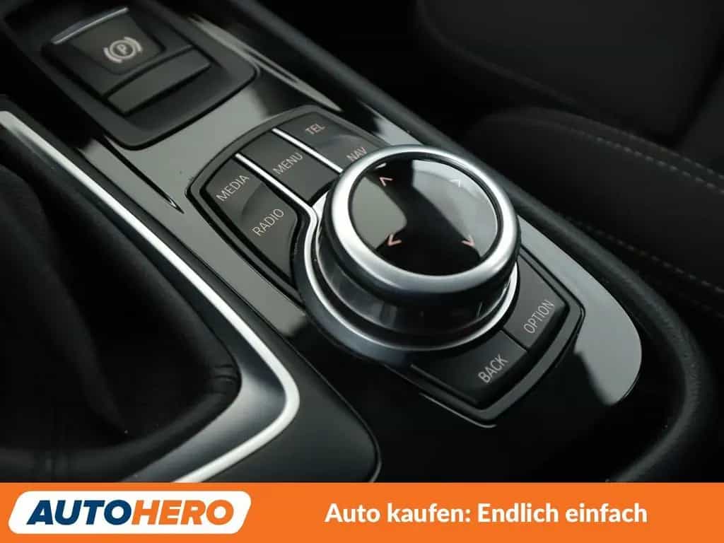 BMW 2 Series 220i Gran Tourer Advantage Aut.*NAV*LED*TEMP*CAM 07/2017-photo-27